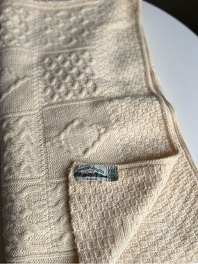 Aran Crafts Throw blanket 53"x59" Made in Ireland 100% Merino Wool Cream Knit